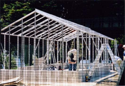 Geddes glasshouse under construction